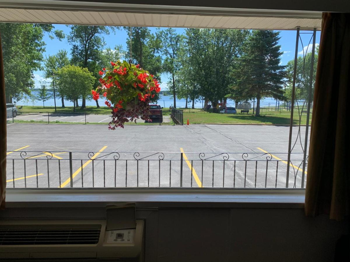Park Place Motel & Suites Tweed Extérieur photo