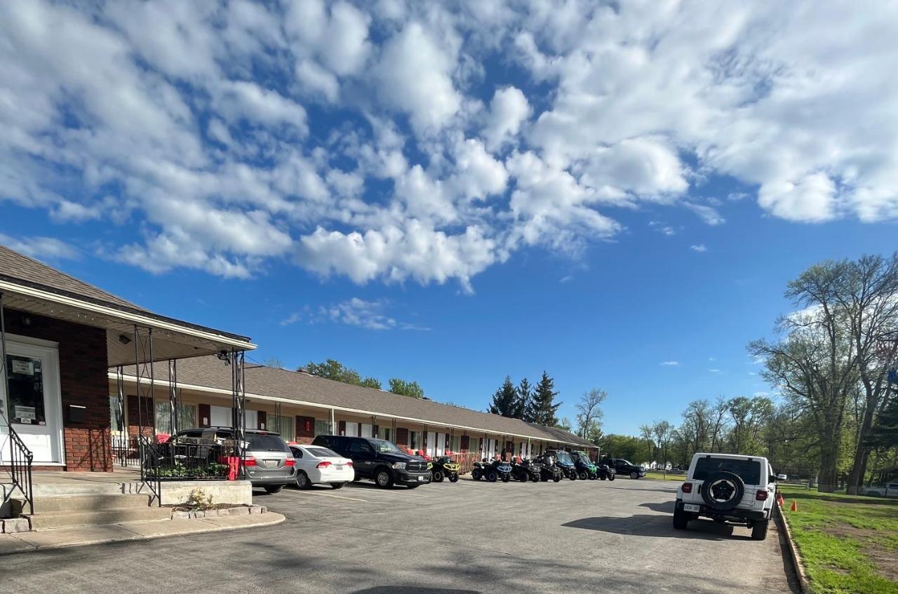 Park Place Motel & Suites Tweed Extérieur photo