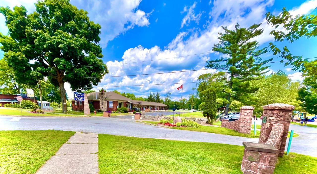 Park Place Motel & Suites Tweed Extérieur photo
