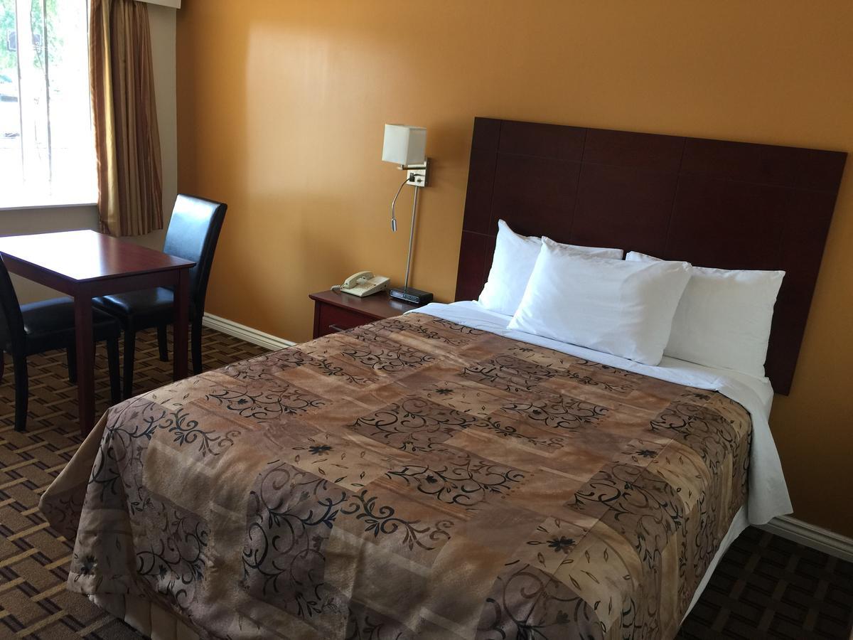 Park Place Motel & Suites Tweed Extérieur photo