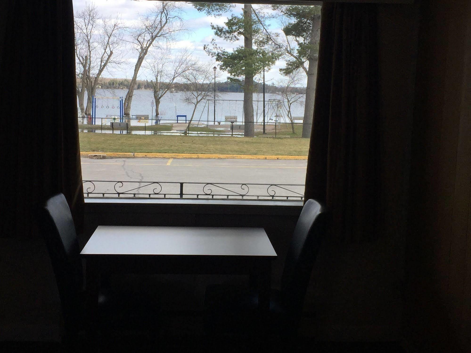 Park Place Motel & Suites Tweed Extérieur photo